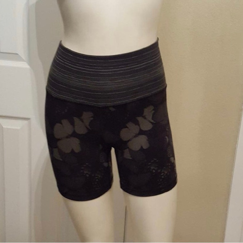Lululemon Groove Shorts 2 #2-04